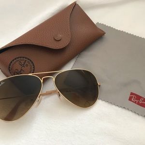Women’s Standard Ray-Ban Sunglasses